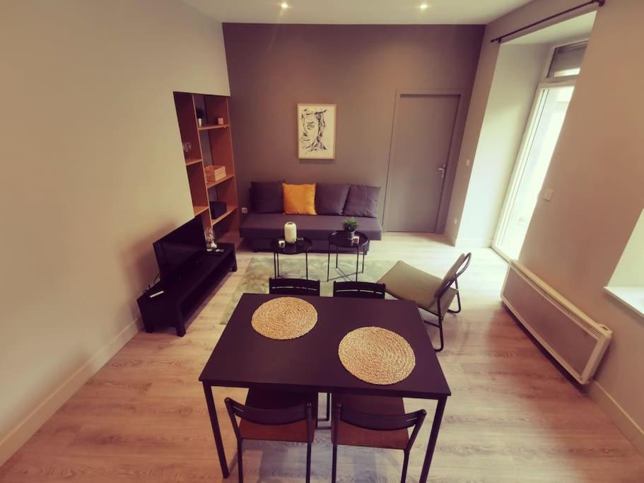 Vienne: Appartement Au Coeur Du Centre Historique Vienne  Exteriör bild